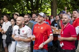 Fribourg: La nouvelle fan zone des Grand-Places trouve son public