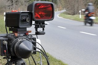 Un motard pincé à 178 km/h au lieu de 80 au Marchairuz (VD)